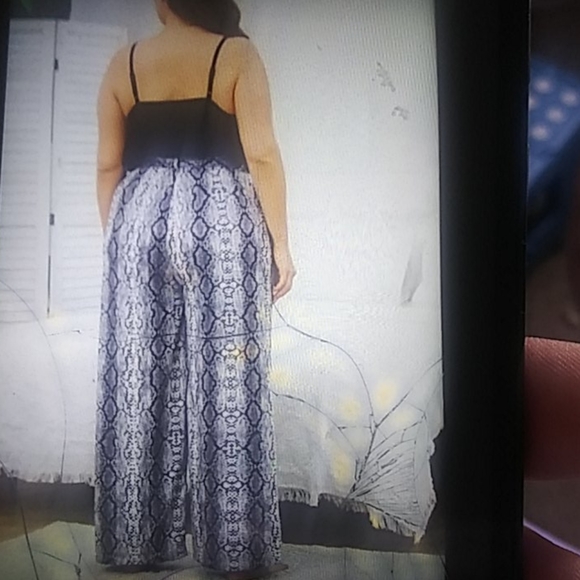 Snake skin print pants matching robe - Picture 3 of 5